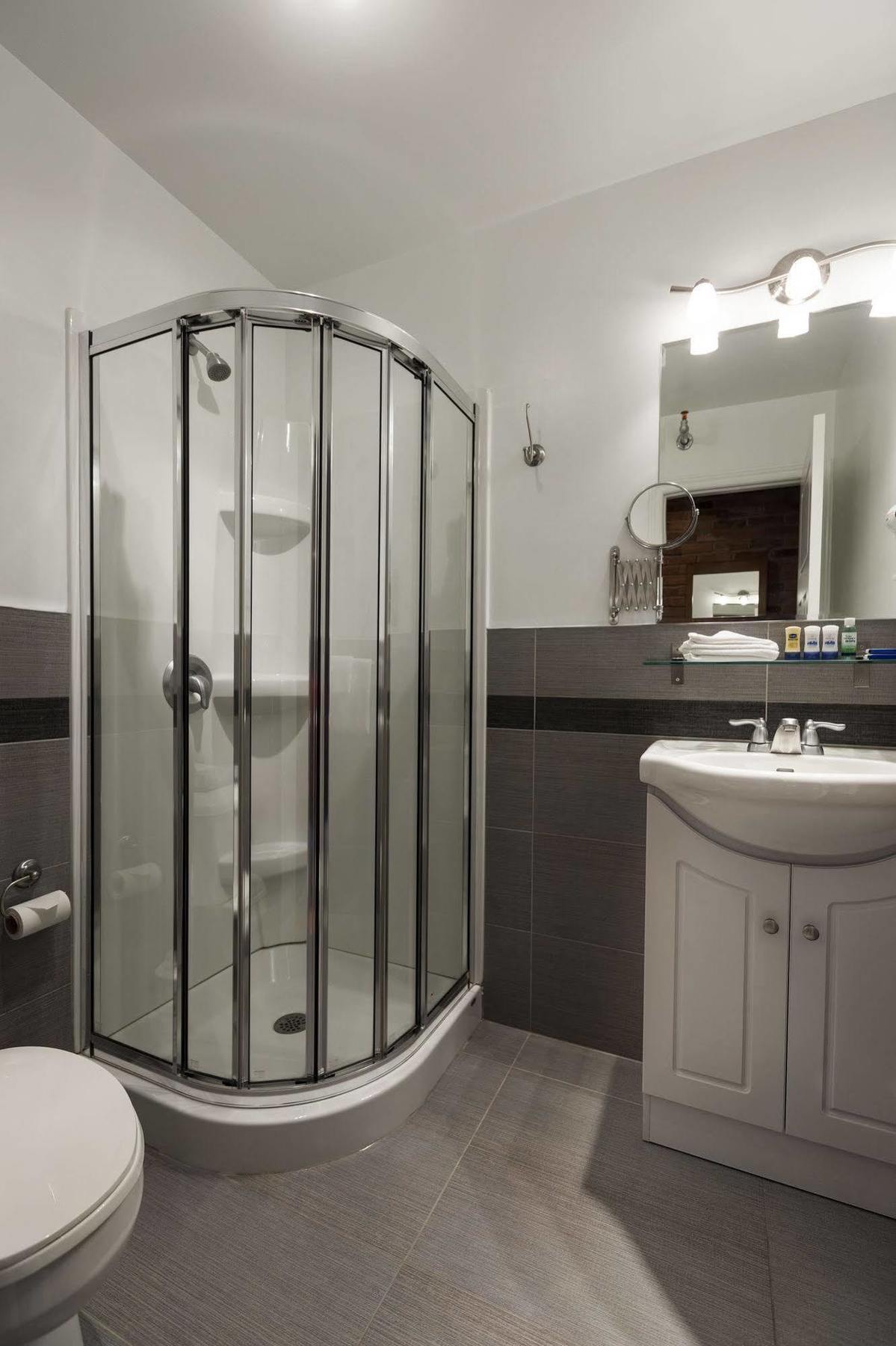 Abri Du Voyageur Hotel Montreal